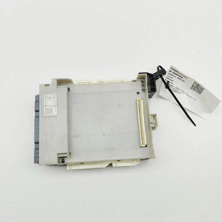 Drošinātāju bloks 8273053J30A