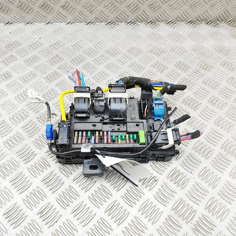 Drošinātāju bloks A2C766861200000
