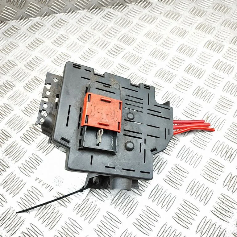 Drošinātāju bloks A1675404528