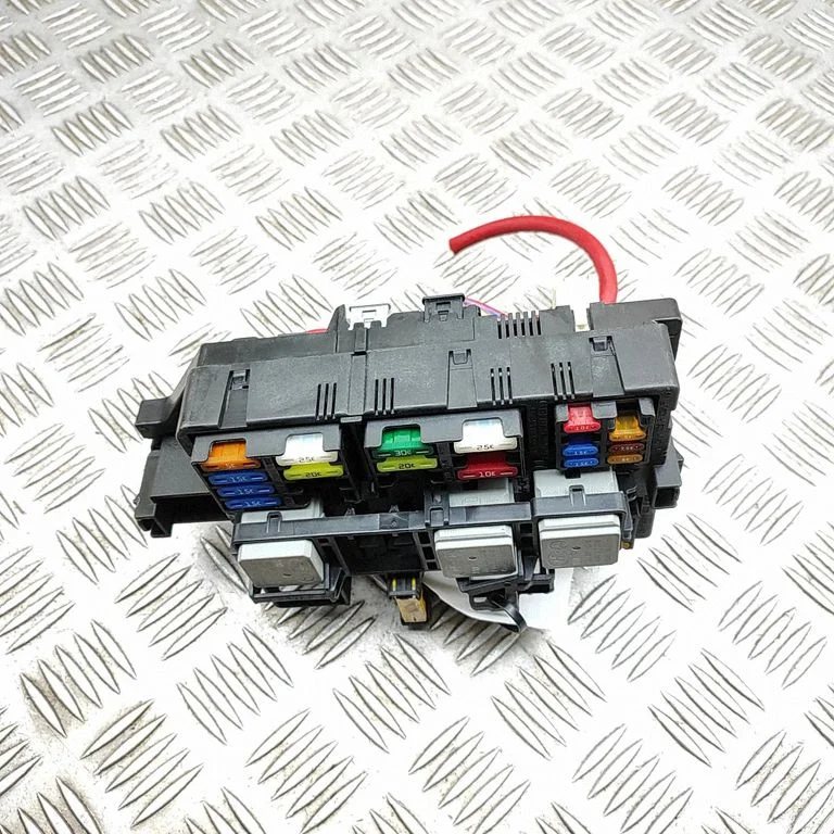 Drošinātāju bloks A1679067303