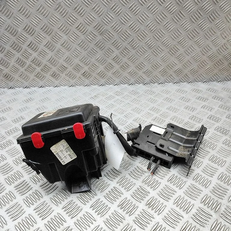 Drošinātāju bloks 9826717980