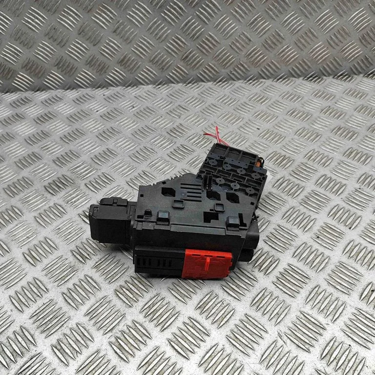 Drošinātāju bloks A1665405102