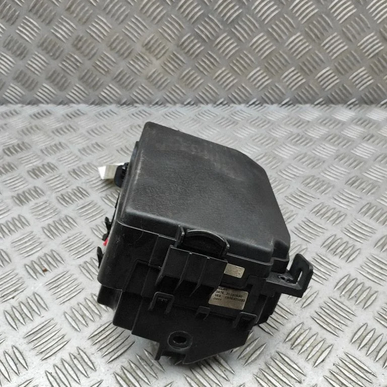 Drošinātāju bloks 912703Z070