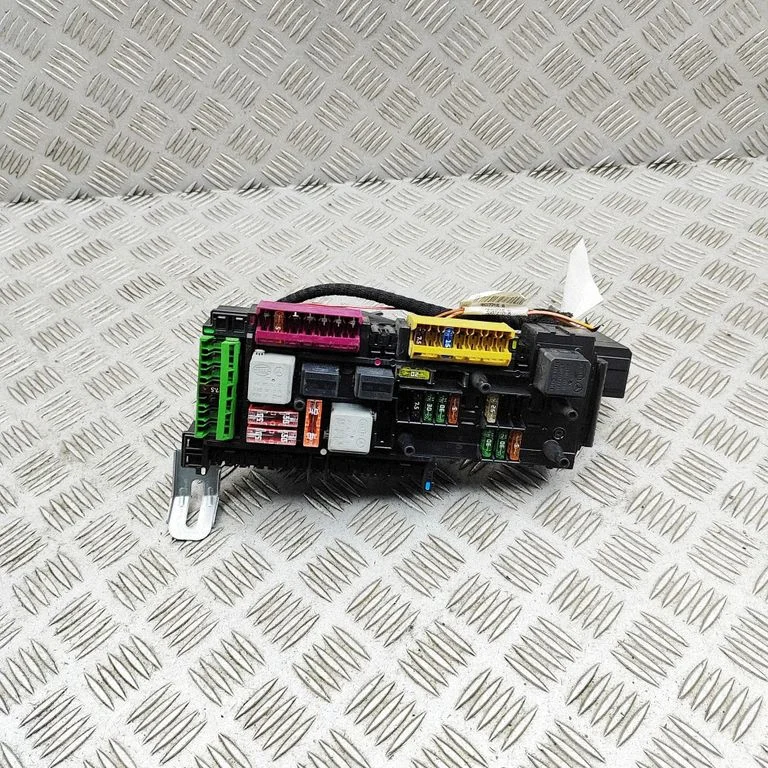 Drošinātāju bloks A2045400150