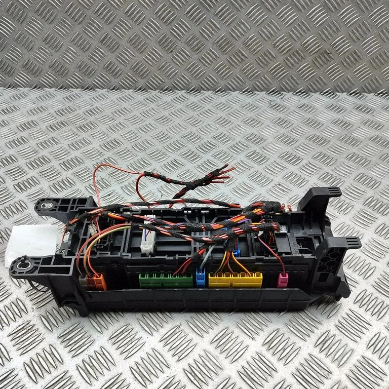 Drošinātāju bloks A4475401440