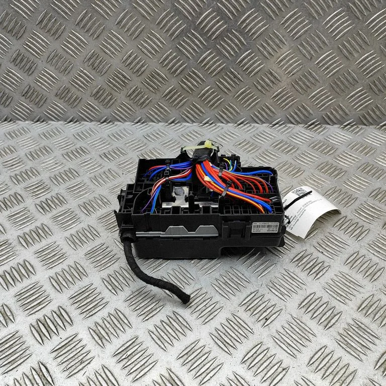 Drošinātāju bloks 31384034