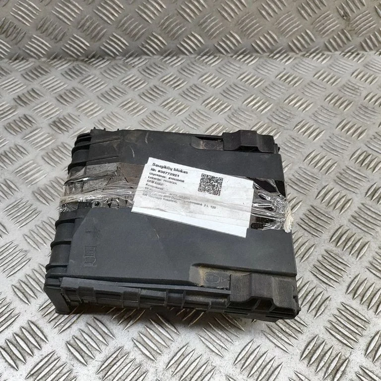 Drošinātāju bloks 63595743