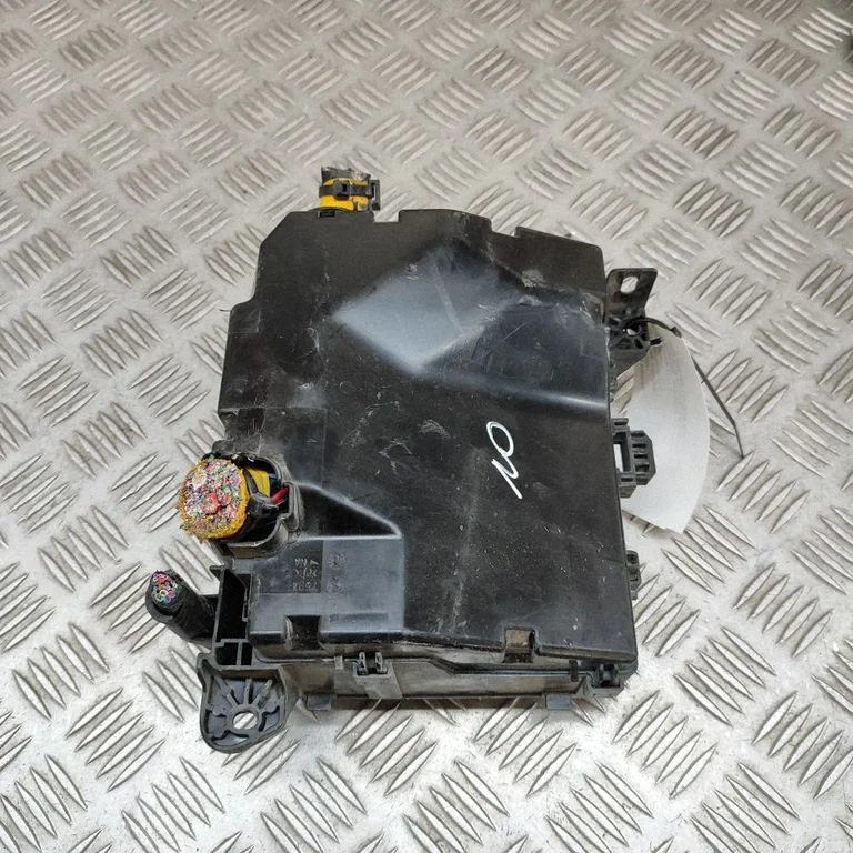 Drošinātāju bloks MR400709