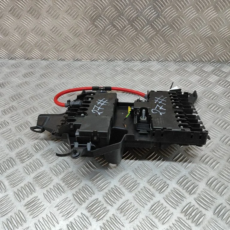 Drošinātāju bloks – Mercedes-Benz EQS V297 (2021-)