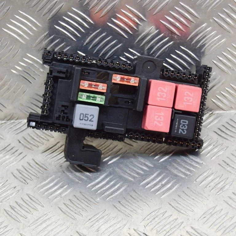 Drošinātāju bloks 529881F08