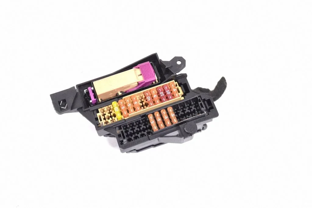 Drošinātāju bloks 8K2971845B