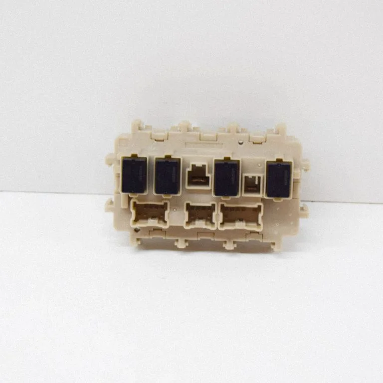 Drošinātāju bloks C1045