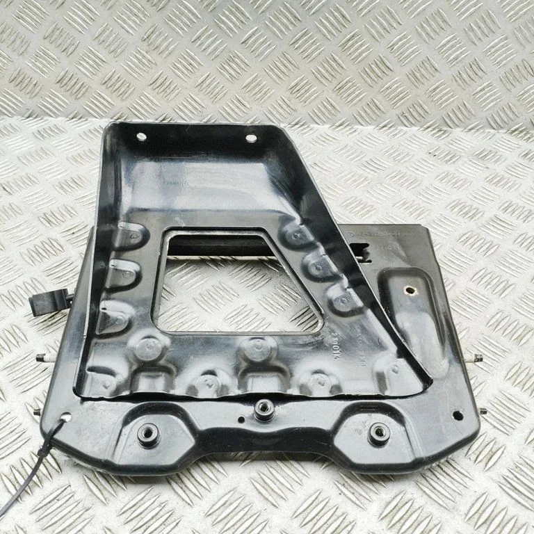 Akumulatora kārba A2436280400
