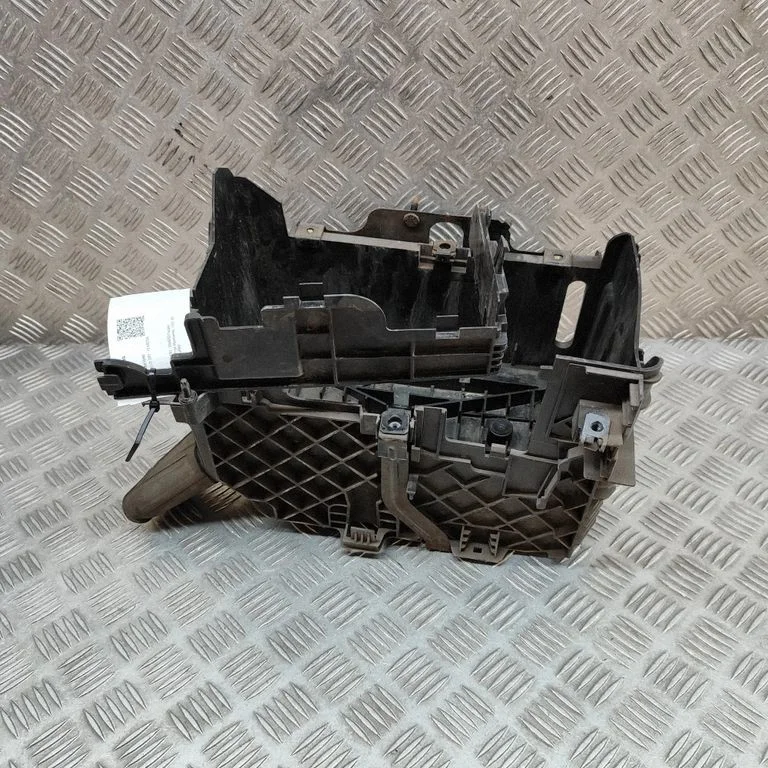 Akumulatora kārba T06009A180