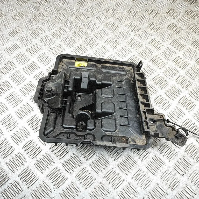 Akumulatora kārba 37150K4000