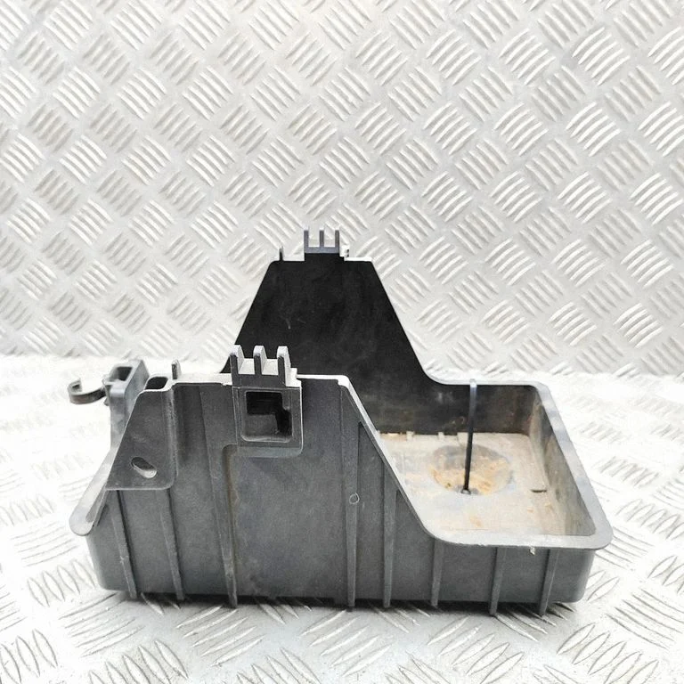 Battery box tray N24356041