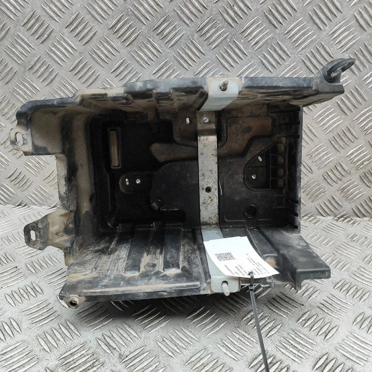 Akumulatora kārba L1BB10723AA