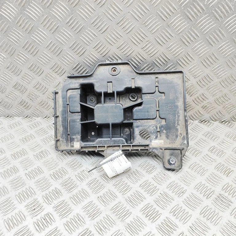 Akumulatora kārba 37150D4000