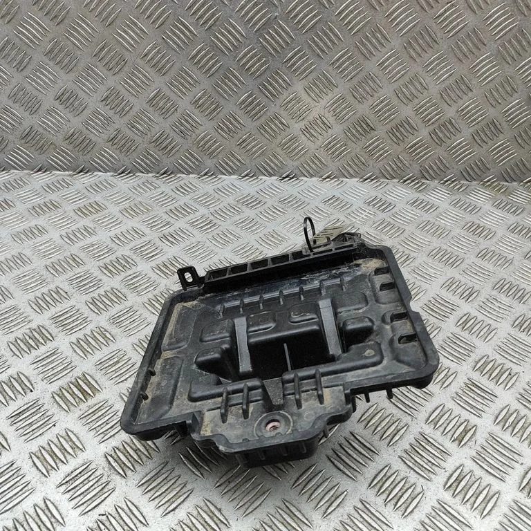 Akumulatora kārba 37150K4000