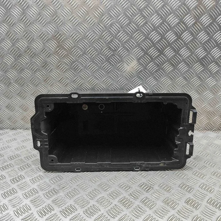 Aku kast 7T0801283A