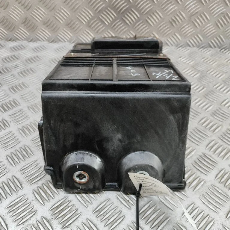 Akumulatora kārba 648605XA0A