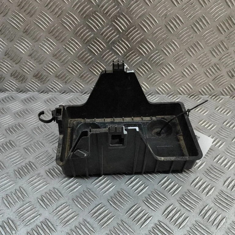 Skrzynka akumulatora N24356041