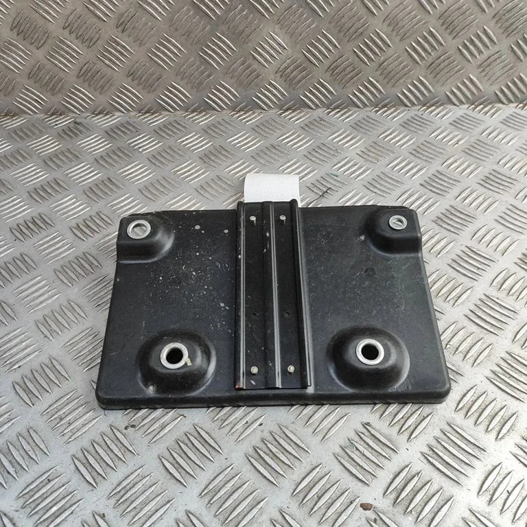 Akumulatora kārba 64886JK600