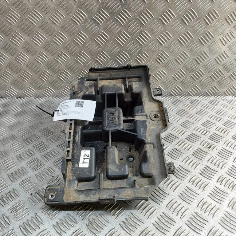 Akumulatora kārba 371502W500