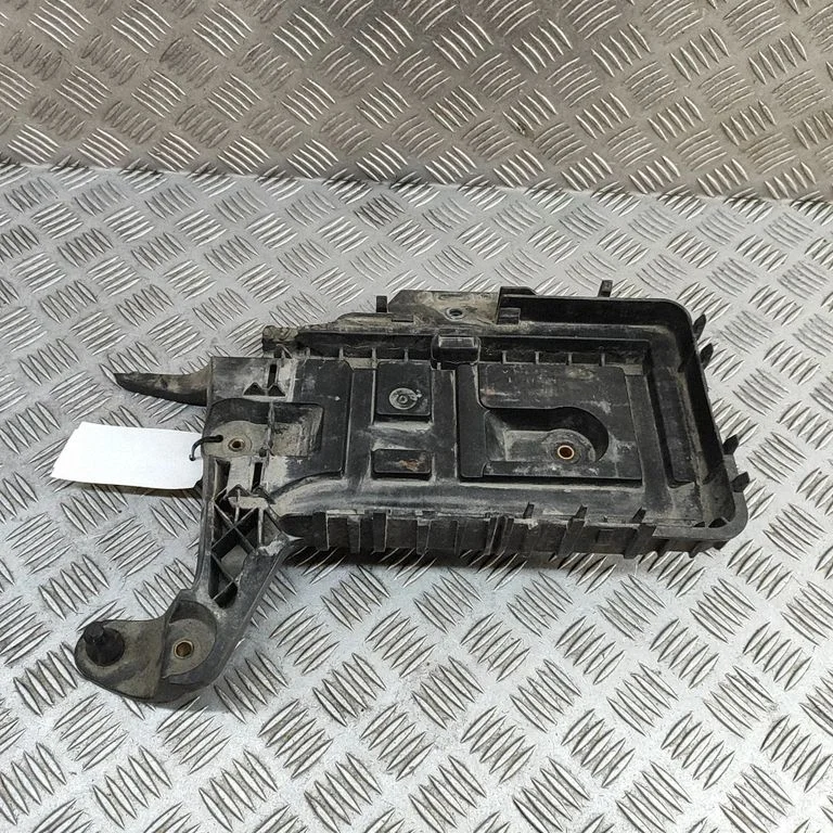 Akumulatora kārba 1K0915333H