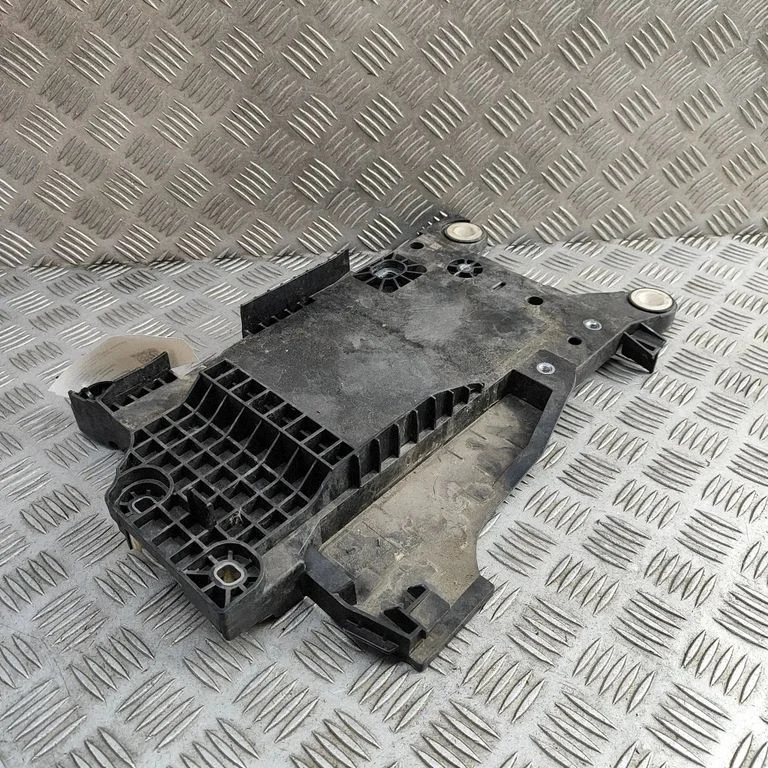 Battery box tray 9304350