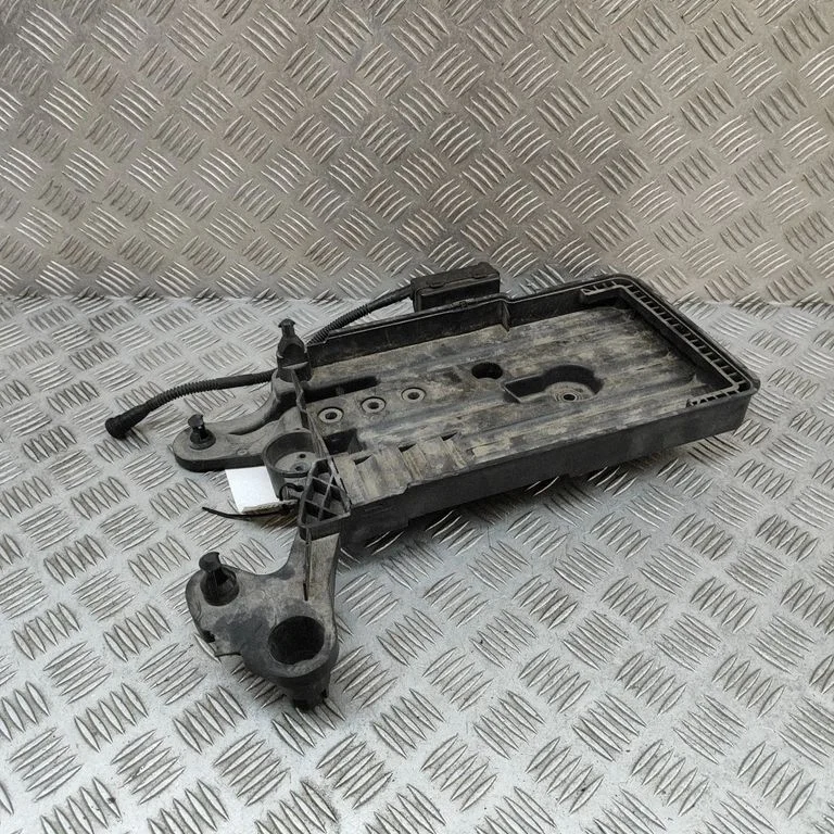 Aku kast 5Q0915331H