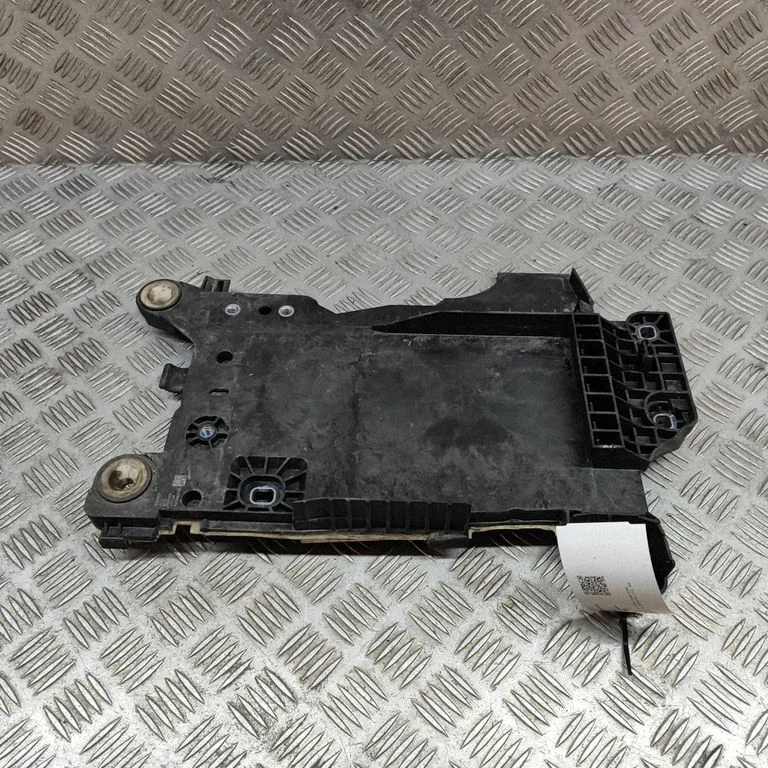 Aku kast – BMW 2-seeria F44 (2019-2024)