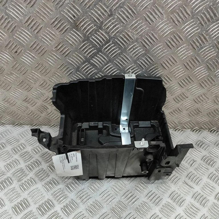 Akumulatora kārba L1BB10723BB