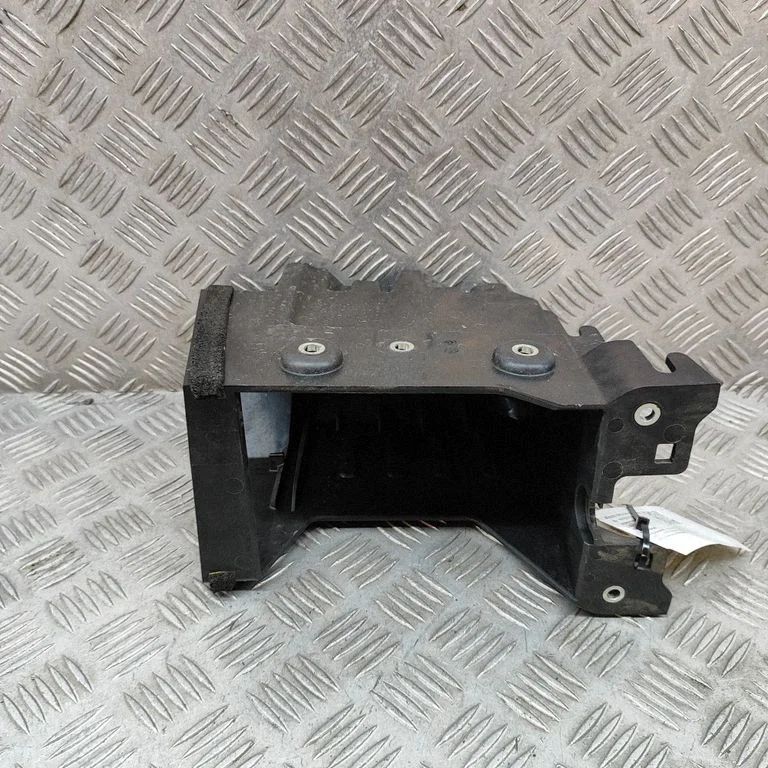 Battery box tray – Volvo S90, V90 (2016-)