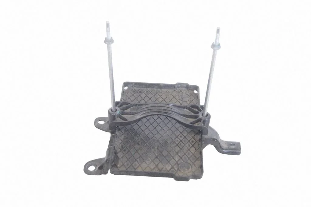 Battery bracket 102867000B