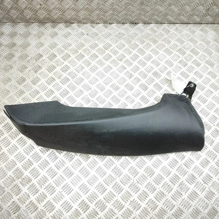 Cita salona detaļa 3V9885702AL
