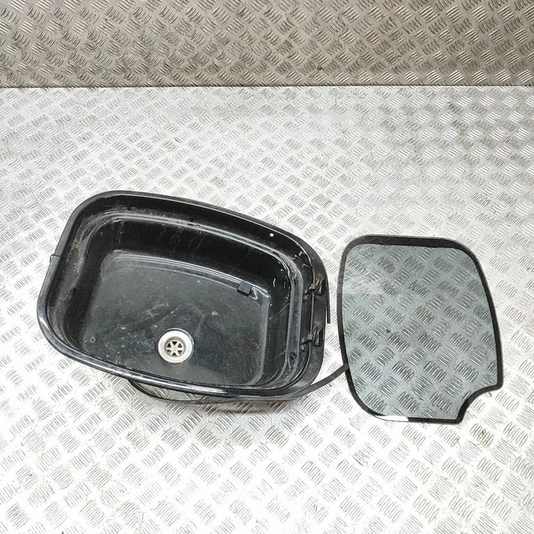 Cita salona detaļa E240V6000509
