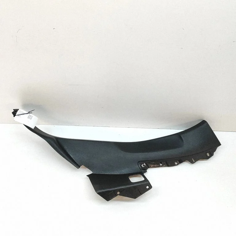 Cita salona detaļa 4M0867768G