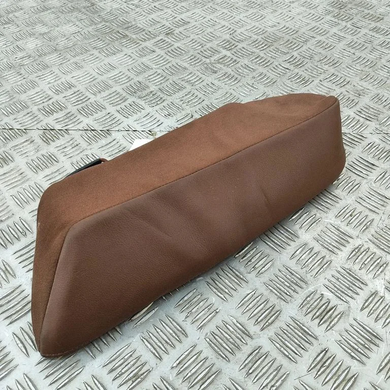 Cita salona detaļa 8F0885704B