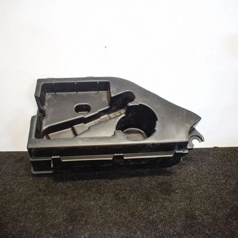 Cita salona detaļa A2468900300