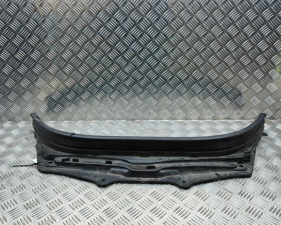 Muu mootoriruumi osa – BMW Series 8 M8 F91 F92 G14 G15 (2019-)