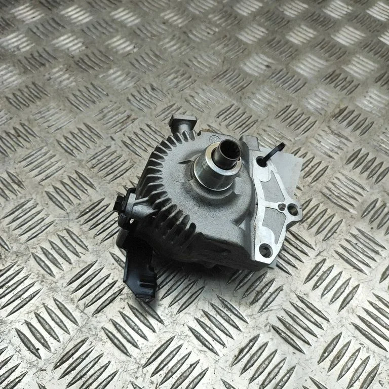 Cita motora nodalījuma detaļa 352002M412