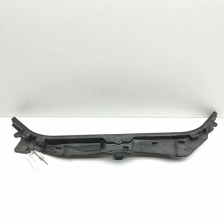 Other engine bay part – BMW XM (2022-)