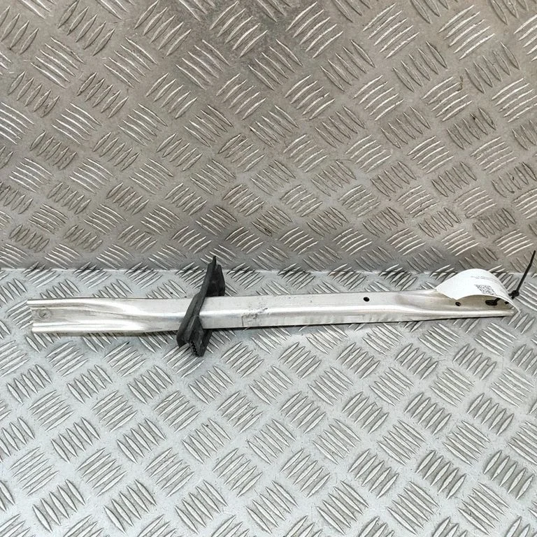 Cita motora nodalījuma detaļa 8W0805645B
