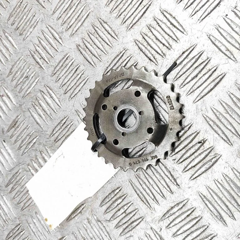Cita motora nodalījuma detaļa 06E109571D