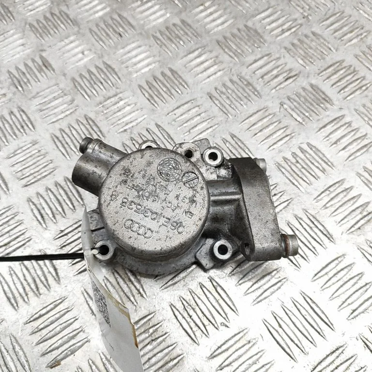 Cita motora nodalījuma detaļa 06E103535A