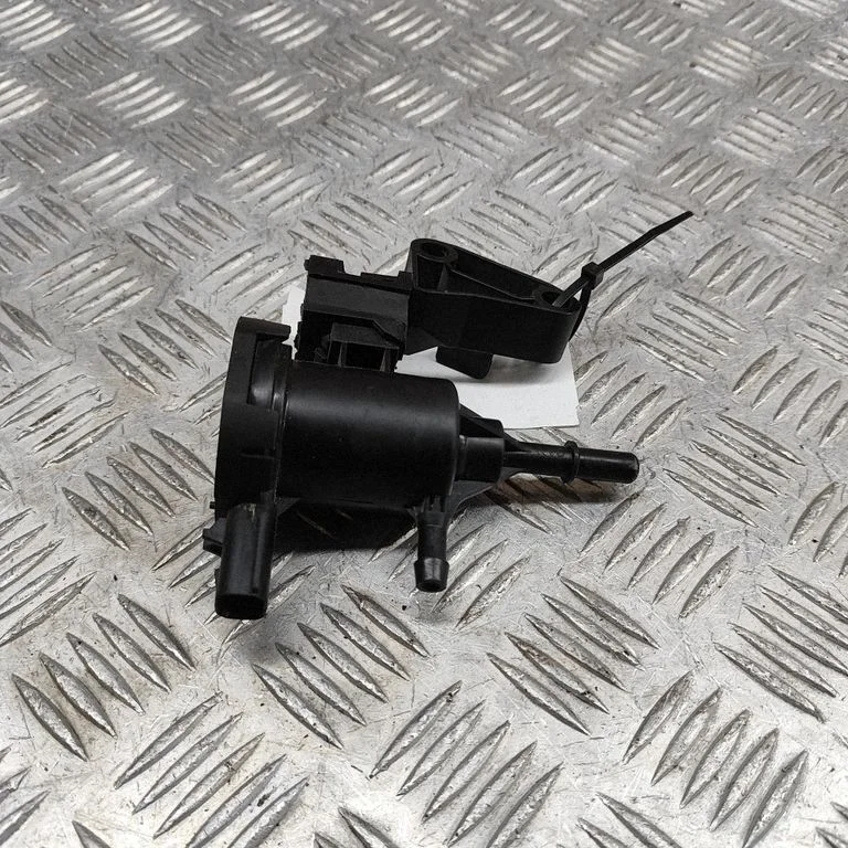 Other engine bay part – Mercedes-Benz GLC-Class C253 (2016-)