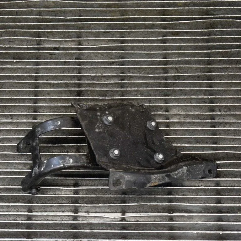 Cita motora nodalījuma detaļa
