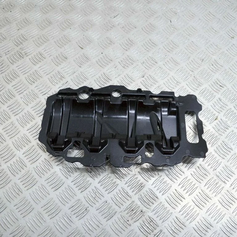 Cita motora nodalījuma detaļa 04E103623J