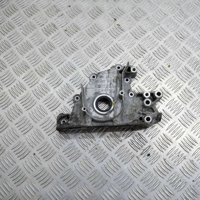 Cita motora nodalījuma detaļa 04E103153B